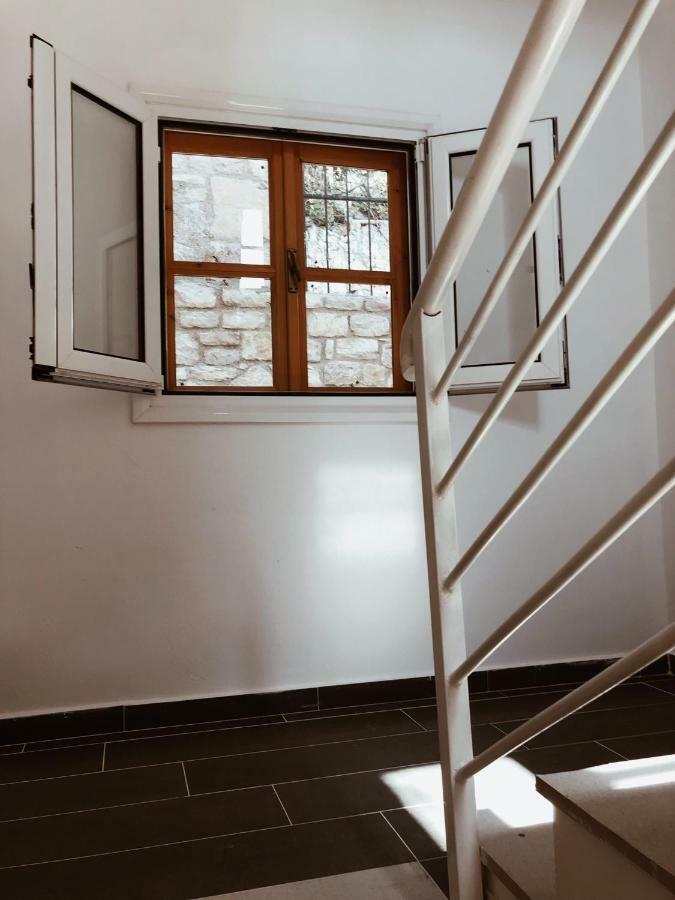 Old Town Hotel Dhermi Ngoại thất bức ảnh